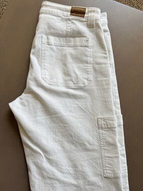 American Eagle White Cargo Pants - Size 14